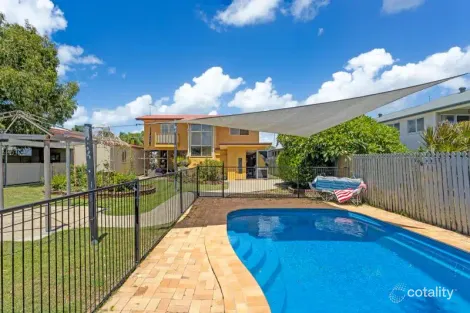 32 Campbell St, Scarborough, QLD 4020