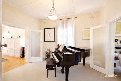 Property photo of 18 St Andries Street Camberwell VIC 3124