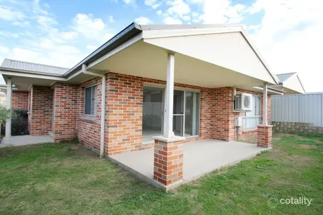 Property photo of 1/133 Casey Drive Hunterview NSW 2330