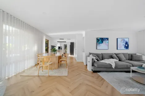 Property photo of 7 Kerry Close Berwick VIC 3806