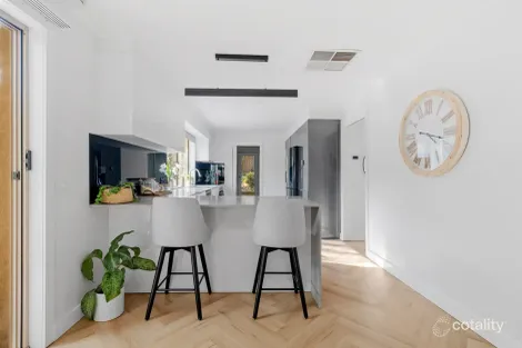 Property photo of 7 Kerry Close Berwick VIC 3806