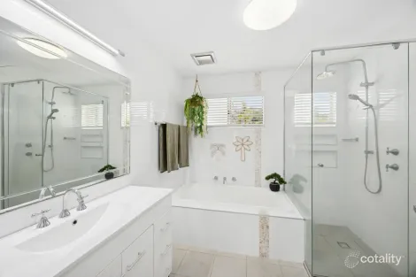 Property photo of 4 Jean Avenue Berkeley Vale NSW 2261