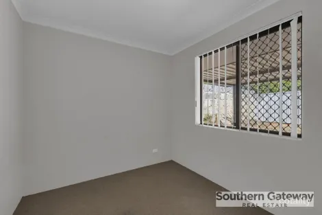 Property photo of 4 Riley Place Leda WA 6170