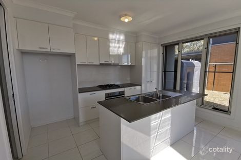 Property photo of 15 Pebblebeach Path Cranbourne VIC 3977