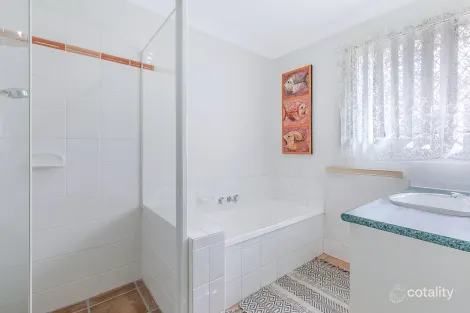 Property photo of 8 Cunningham Place Forest Lake QLD 4078