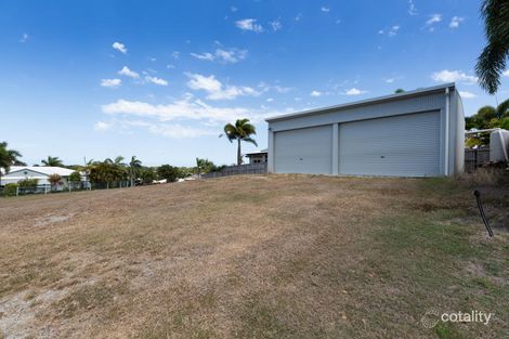 Property photo of 1 The Top Deck Blacks Beach QLD 4740