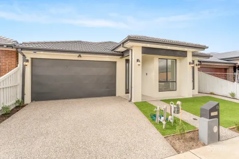 15 Denmead Dr, Donnybrook, VIC 3064