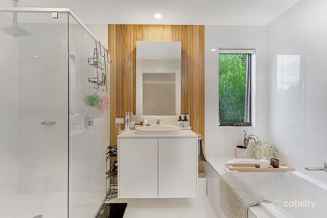 Property photo of 72 Galeen Drive Burleigh Waters QLD 4220