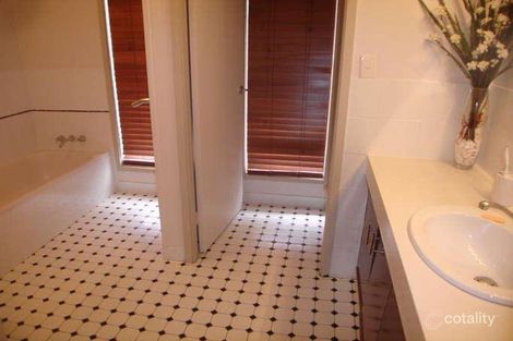 Property photo of 8 Helm Close Jamboree Heights QLD 4074