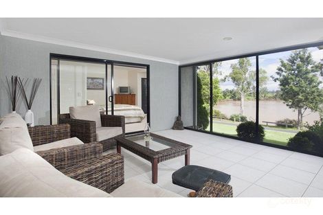 Property photo of 24 Riverpoint Boulevard Riverhills QLD 4074