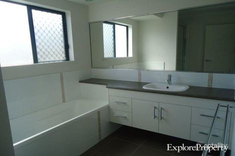 Property photo of 35 Firefly Crescent Ooralea QLD 4740