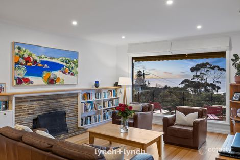 Property photo of 2 Bay Avenue Mount Eliza VIC 3930
