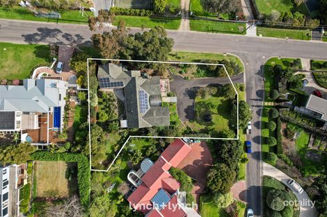 Property photo of 2 Bay Avenue Mount Eliza VIC 3930