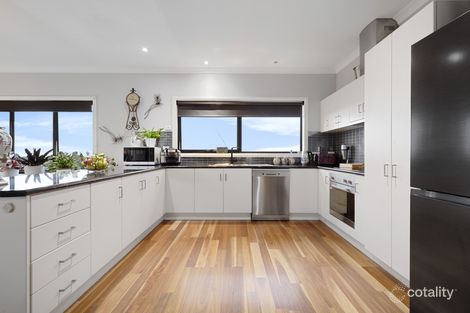 Property photo of 4 Hillcrest Rise Lakes Entrance VIC 3909