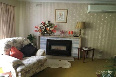 Property photo of 84 Dryden Concourse Mooroolbark VIC 3138