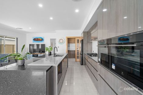 Property photo of 9 Sapwood Grove Whitby WA 6123