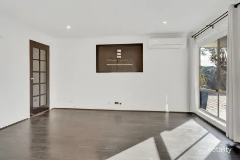 Property photo of 4 Budgeree Place Hoppers Crossing VIC 3029