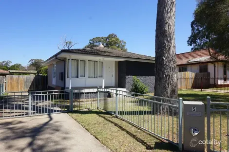 5 Elizabeth Way, Airds, NSW 2560