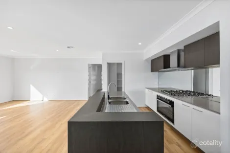 Property photo of 33 Sendock Parade Huntly VIC 3551