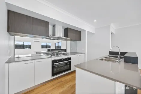 Property photo of 33 Sendock Parade Huntly VIC 3551