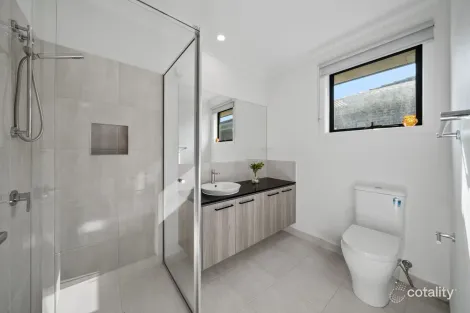 Property photo of 72 Cresthaven Boulevard Berwick VIC 3806