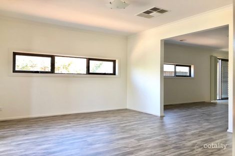 Property photo of 5 Bianca Crescent Cranbourne North VIC 3977