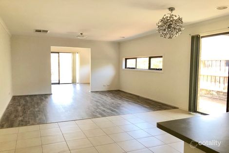 Property photo of 5 Bianca Crescent Cranbourne North VIC 3977