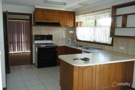 Property photo of 22 Kingston Town Crescent Mill Park VIC 3082