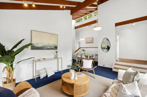 Property photo of 45 Perratt Close Lisarow NSW 2250