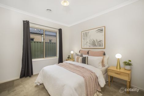 Property photo of 35 Moore Mews Pakenham VIC 3810