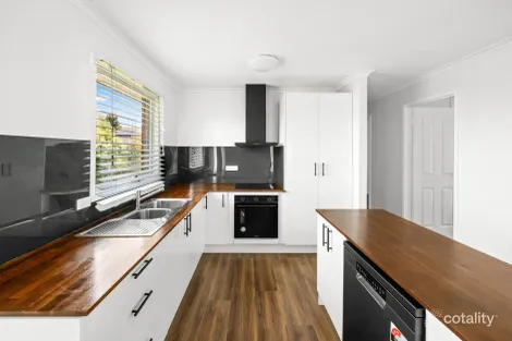 Property photo of 2 Brimpton Grove Wyndham Vale VIC 3024