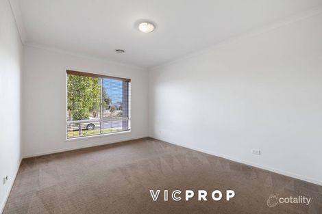 Property photo of 58 Spectacle Crescent Point Cook VIC 3030