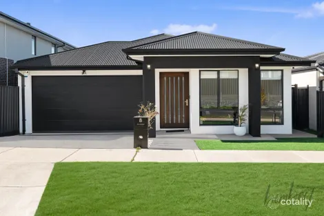 8 AEOLIAN DR, WOLLERT, VIC 3750