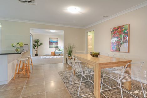 Property photo of 14 Walla Place Glenfield Park NSW 2650