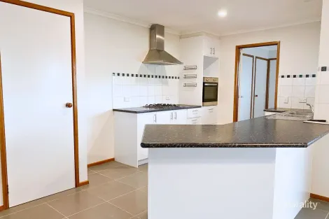 Property photo of 10 Silverback Place Leongatha VIC 3953
