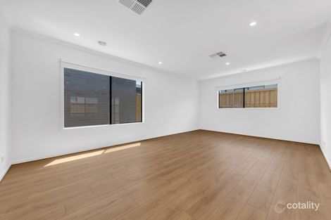 Property photo of 8 Azure Road Wollert VIC 3750