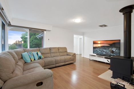 Property photo of 59 Charles Green Avenue Endeavour Hills VIC 3802