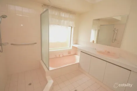 Property photo of 1 Malabor Mews Halls Head WA 6210