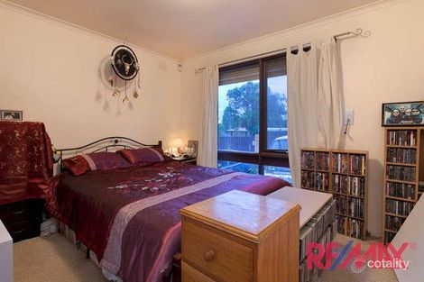 Property photo of 41 Robert Molyneux Avenue Endeavour Hills VIC 3802