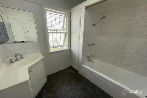 Property photo of 170 School Road Yeronga QLD 4104