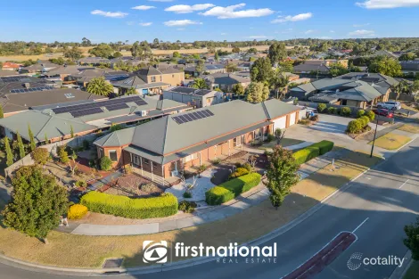 Property photo of 36 Cherryhills Drive Cranbourne VIC 3977