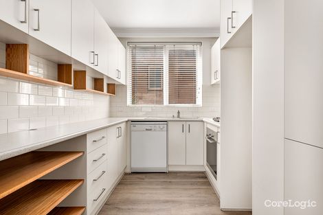 Property photo of 4/20 Marine Parade St Kilda VIC 3182