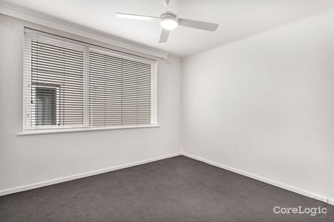 Property photo of 4/20 Marine Parade St Kilda VIC 3182