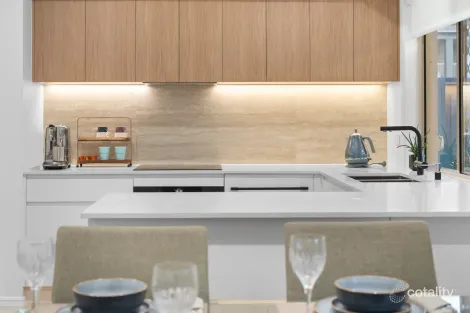 2/39 Johnston St, Carina, QLD 4152