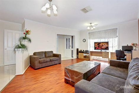 Property photo of 15 Oarsome Drive Delahey VIC 3037