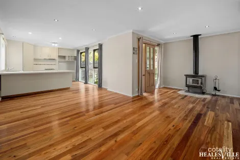 17 Badger Creek Rd, Healesville, VIC 3777