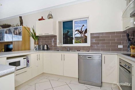 Property photo of 102 Kangaroo Avenue Bongaree QLD 4507