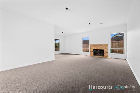 Property photo of 3 Milparinka Way Berwick VIC 3806
