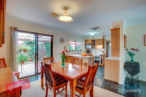 Property photo of 5 Topaz Place Narre Warren VIC 3805