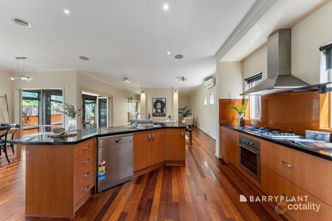 Property photo of 1 Cresta Court Berwick VIC 3806
